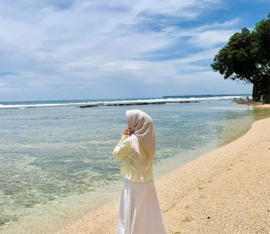Pantai Bunga Karang, Destinasi Wisata Alam yang Wajib Dikunjungi di Bengkulu