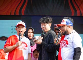 Walikota dan Willie Salim Ikut Bagikan Hadiah
