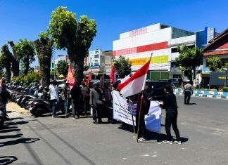 Tak Ingin Hukum Dibungkam, KOMUNIKASI Gedor PN Bengkulu Tuntut Penuntasan Kasus Korupsi