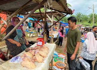 Unit Tipidter Polres Seluma Laksanakan Monitoring Harga Sembako di Pasar Muaro Maras