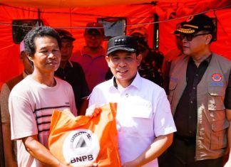 Gubernur Bengkulu dan Walikota Serahkan Bantuan dan Mulai Pembangunan Rumah Korban Gempa