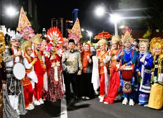 Pemkot Bengkulu Tampilkan Kekayaan Budaya Lokal di Karnaval Budaya APEKSI 2025 Surabaya