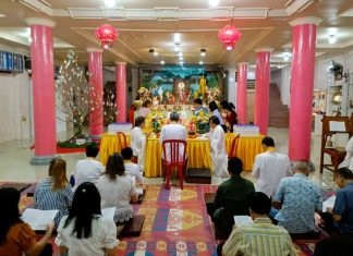 Peringati Tri Suci Waisak 2025, Vihara Buddhayana Adakan Ibadah Penyalaan Pelita