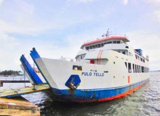 KMP Pulau Tello Angkut Pasien Sakit dari Enggano, Pemprov Bengkulu Sediakan Tiket dan Ambulans Gratis