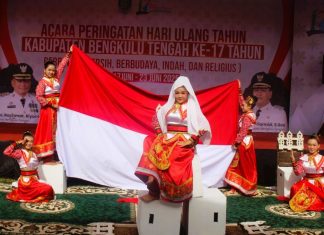 Semarak Lomba Tari Tradisional Warnai HUT ke-17 Bengkulu Tengah