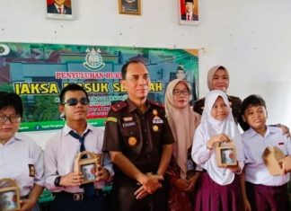Kajati Bengkulu Kunjungi SLB Negeri 5, Tanamkan Kesadaran Hukum Sejak Dini