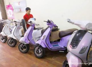 Dukung Transisi Energi, Adira Finance Pacu Pembiayaan Motor Listrik Tahun Ini