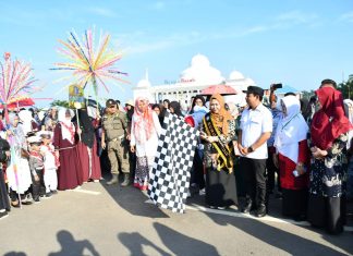 Wali Kota Bengkulu Ajak Maksimalkan Pendidikan Moral Anak saat Karnaval PAUD HAN 2025
