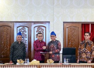 Bupati Seluma Dikukuhkan Jadi Ketua Dewan Penasehat IKA UNDIP, Dukung Perlindungan Pekerja Migran
