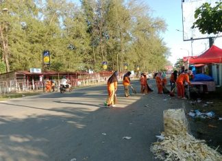 Pemkot Bengkulu Rutin Angkut Sampah Selama Festival Tabut di Pantai Panjang