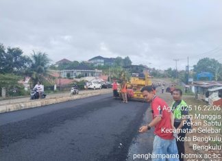 Pemkot Bengkulu Targetkan Pengaspalan Jalan Aru Jajar Rampung Akhir Agustus