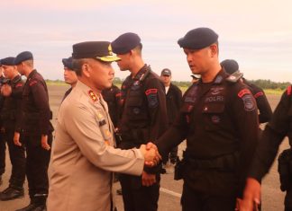 Kapolda Bengkulu Pimpin Upacara Pemberangkatan Satbrimobda Polda Bengkulu BKO Polda Metro Jaya
