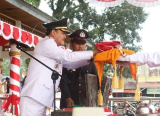 Wabup Yevri Sudianto Pimpin Upacara Penurunan Bendera HUT RI ke-80 di Bengkulu Selatan