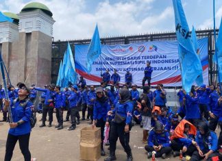 10 Ribu Buruh Padati Kompleks Parlemen, Bawa 5 Tuntutan Utama ke DPR