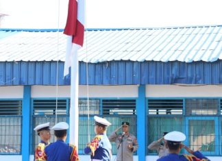 Kapolda Bengkulu Ajak Pelajar Wujudkan Generasi Berkarakter Lewat Upacara Bendera