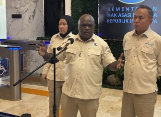 Natalius Pigai Dorong DPR Masukkan Korupsi dalam RUU HAM
