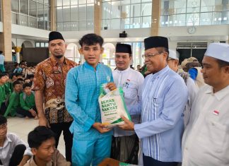 Pemprov Bengkulu Bagikan 1.000 Paket Beras untuk Siswa Kurang Mampu