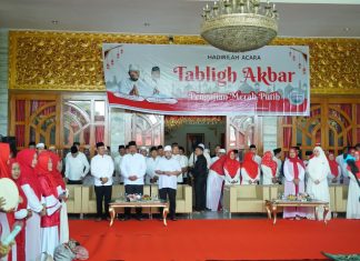 Ribuan Warga Padati Balai Raya, Gubernur Helmi Kobarkan Semangat Cinta Al-Qur’an dan Dakwah