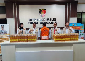 Polda Bengkulu Tangkap Produsen Minyak Goreng Sawit Kurang Takaran