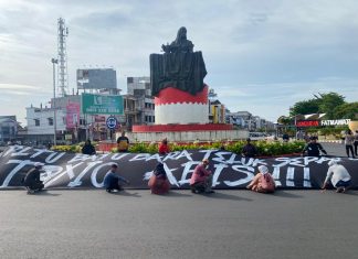 Kanopi Hijau Indonesia Gelar Aksi Simbolik Tolak PLTU Teluk Sepang Bengkulu