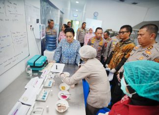 Kapolri dan Ketua Komisi IV DPR Tinjau SPPG YKB Polres Karanganyar, Dukung Penuh Program MBG