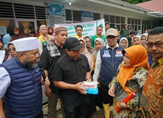 Solidaritas Bengkulu–Sumbar, Helmi Hasan Kunjungi Lokasi Banjir Bandang di Batu Busuk