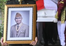 Hormati Wapres Ke-6 RI Try Sutrisno, Pemerintah Tetapkan Pengibaran Bendera Setengah Tiang