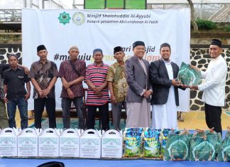 Ponpes Abdurahman Al-Fatih Bengkulu Salurkan Bantuan Sembako untuk Masyarakat