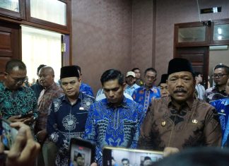 Wakil Gubernur Bengkulu Serahkan SK Plt Bupati Rejang Lebong kepada Hendri Praja