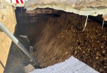 Jembatan Matan Amblas Diduga Tanpa Rangka Besi dan Hanya Ditimbun Pasir