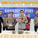 Polda Jambi Gelar Konferensi Pers, DPO Narkotika Berhasil Ditangkap di Tanjab Barat