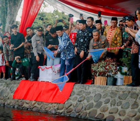 Menteri Agama Lepas Satwa Endemik di Danau Dendam Tak Sudah